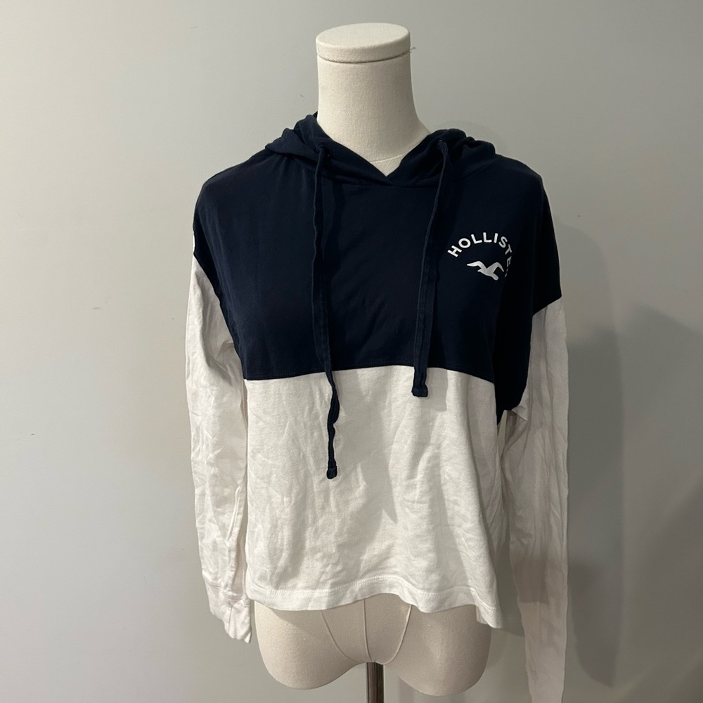 Hollister Cropped Long sleeve Boyfriend Tee